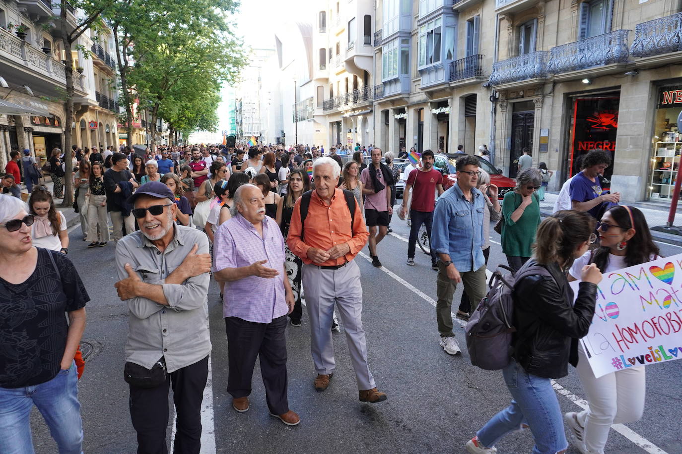 Fotos: Gipuzkoa arcoíris, entre la fiesta y la reivindicación