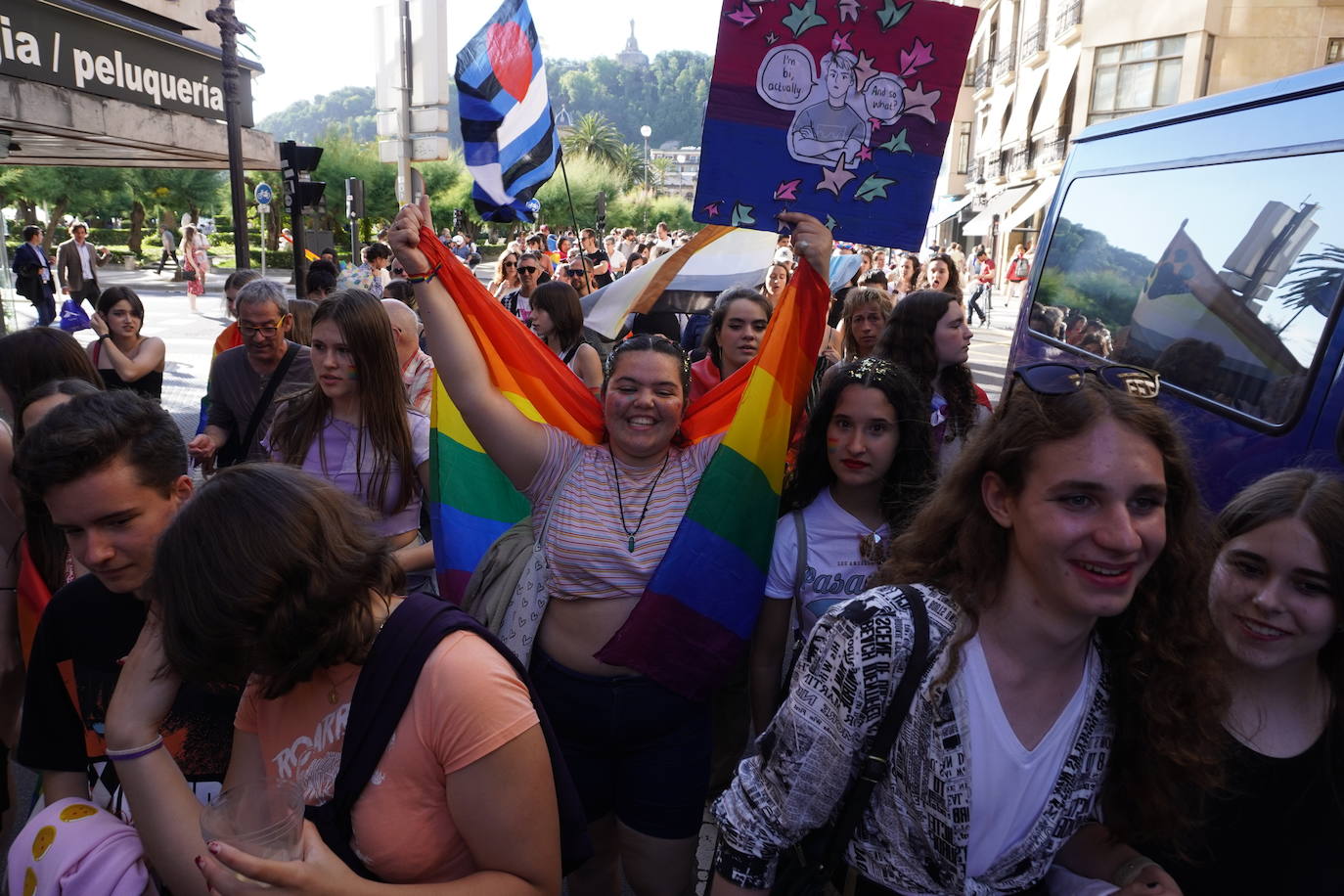 Fotos: Gipuzkoa arcoíris, entre la fiesta y la reivindicación