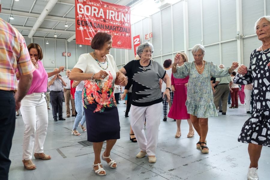 Fotos: Los mayores disfrutan de las fiestas