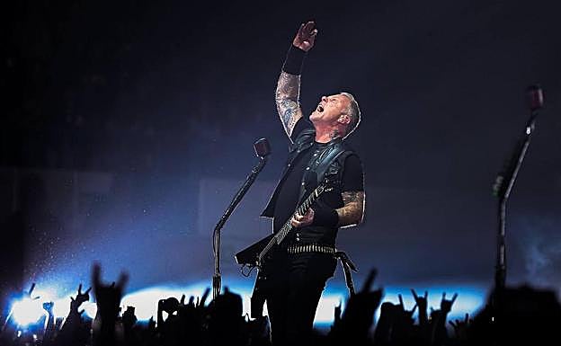 James Hetfield durante un concierto.