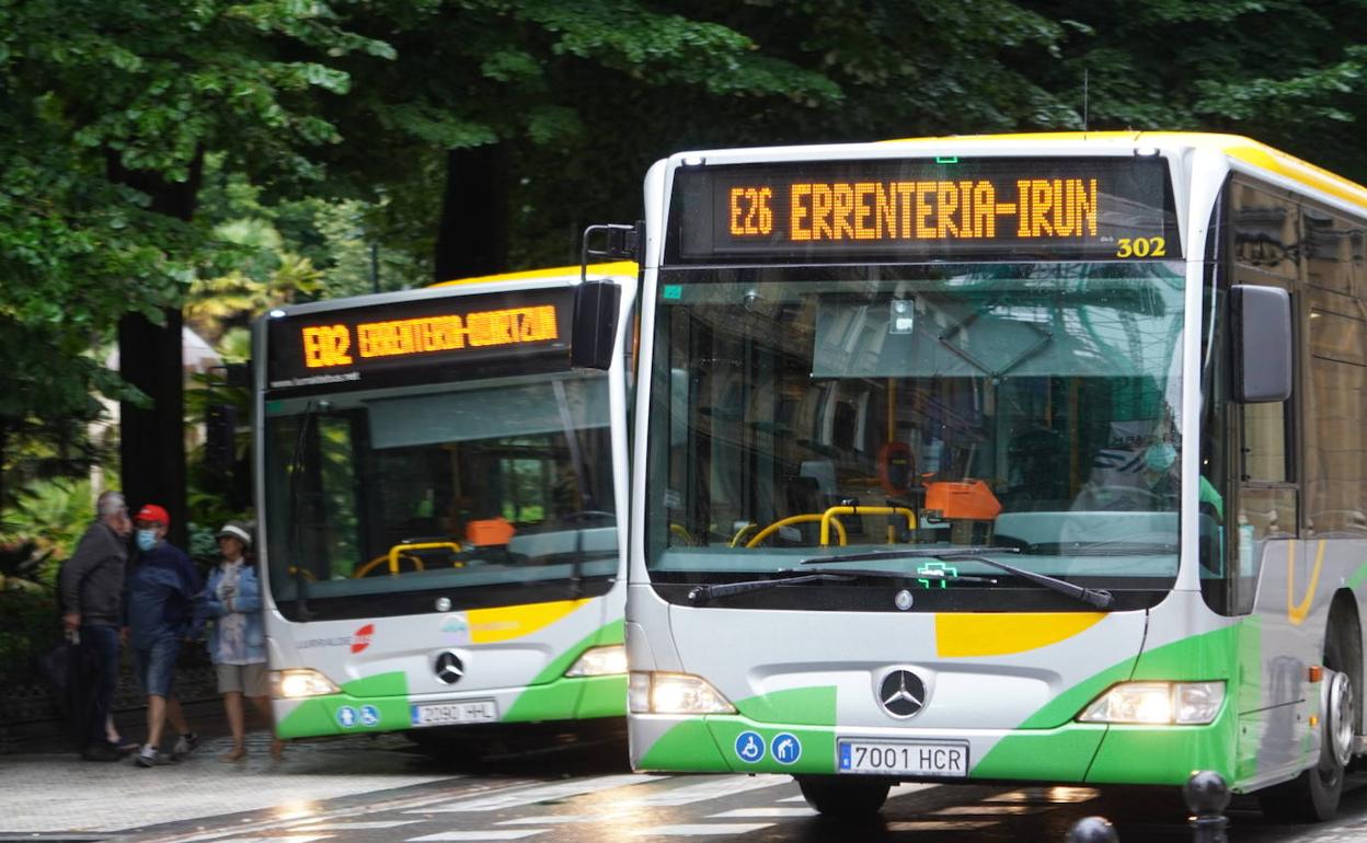 Autobuses interurbanos en la Plaza Gipuzkoa. 