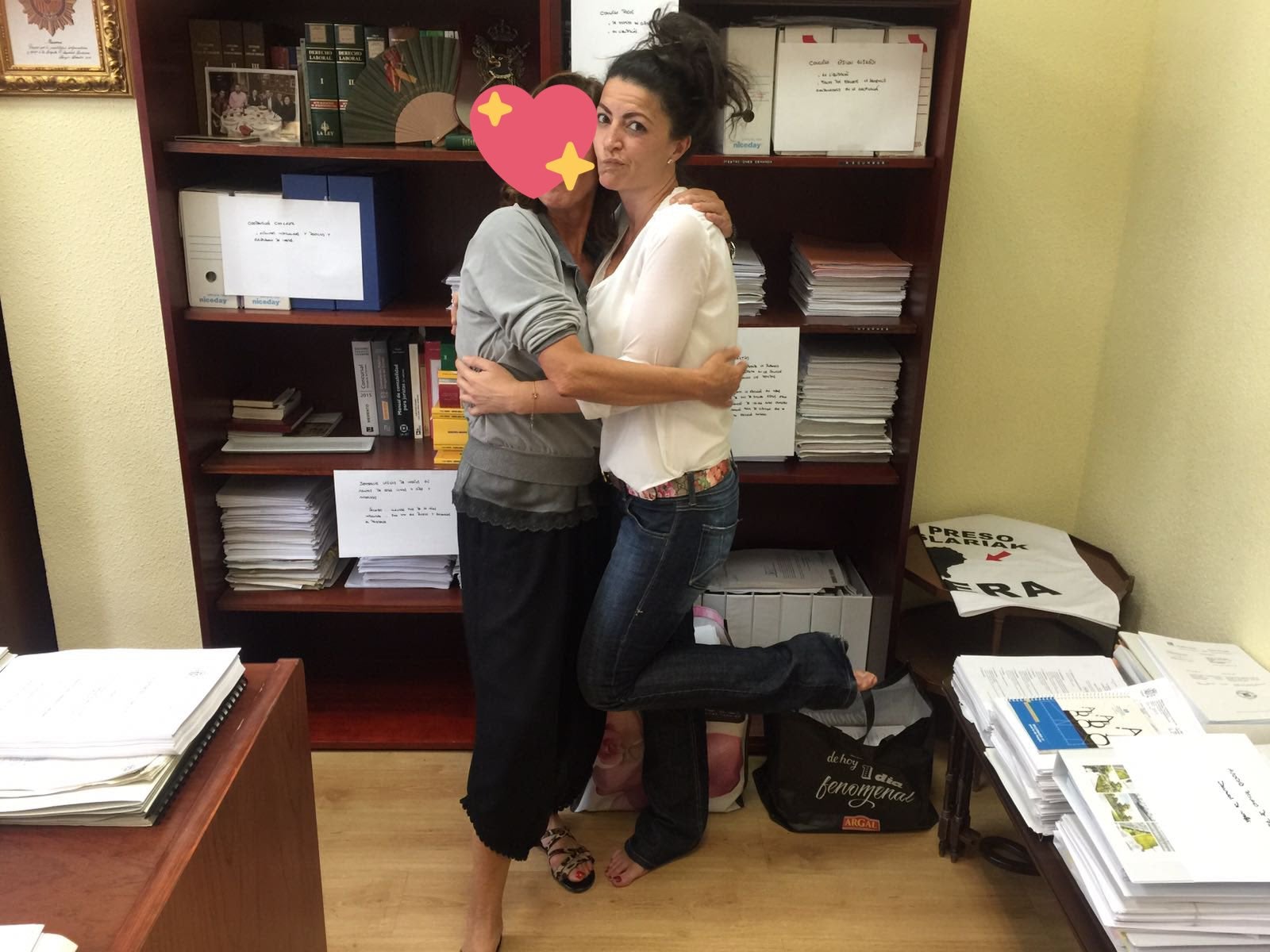 Twitter: Macarena Olona la lía en redes sociales con una polémica foto