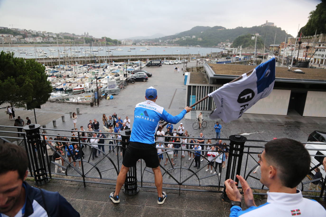 Fotos: Donostiarra no deja escapar su bandera