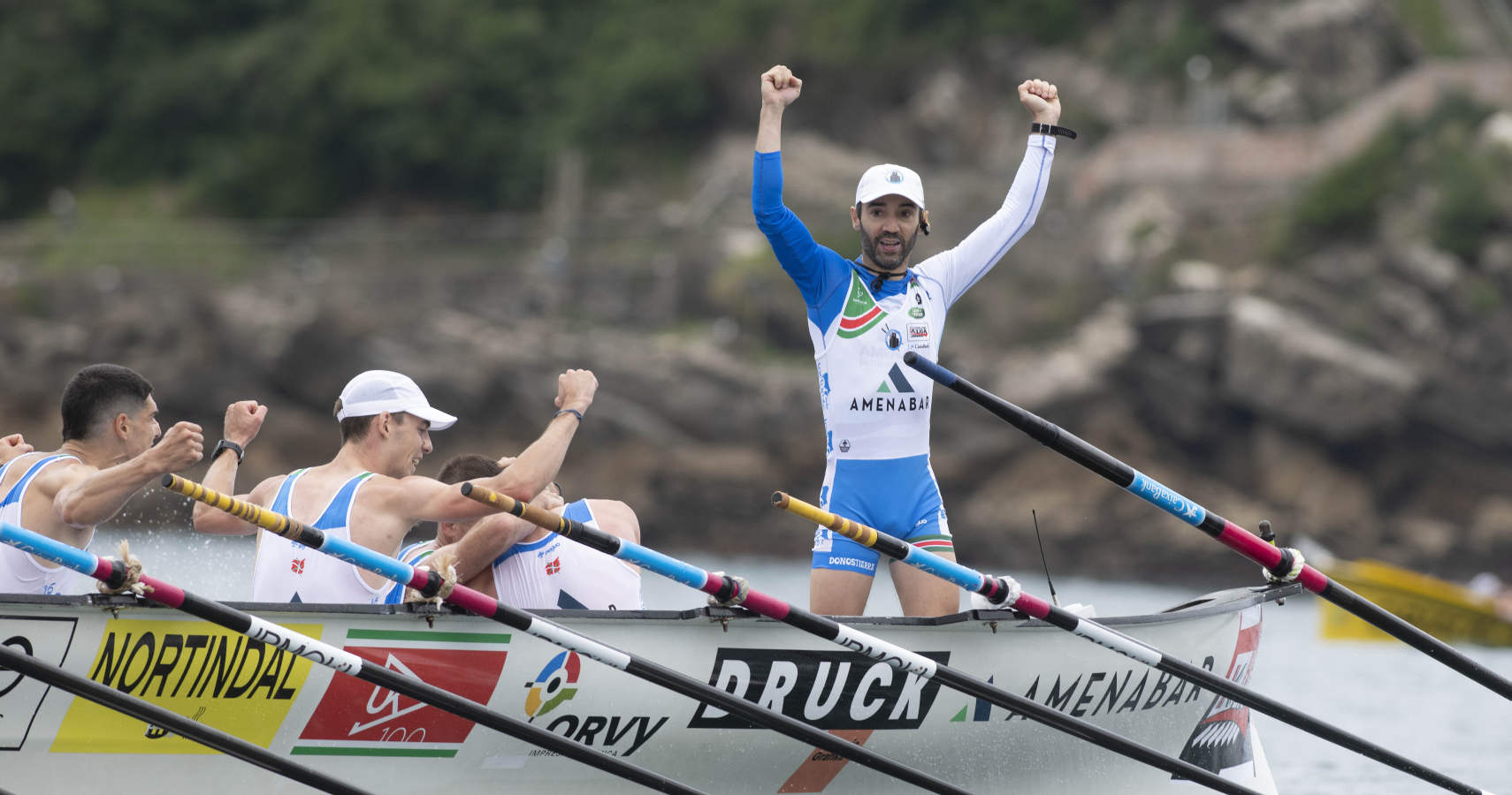 Fotos: Donostiarra no deja escapar su bandera
