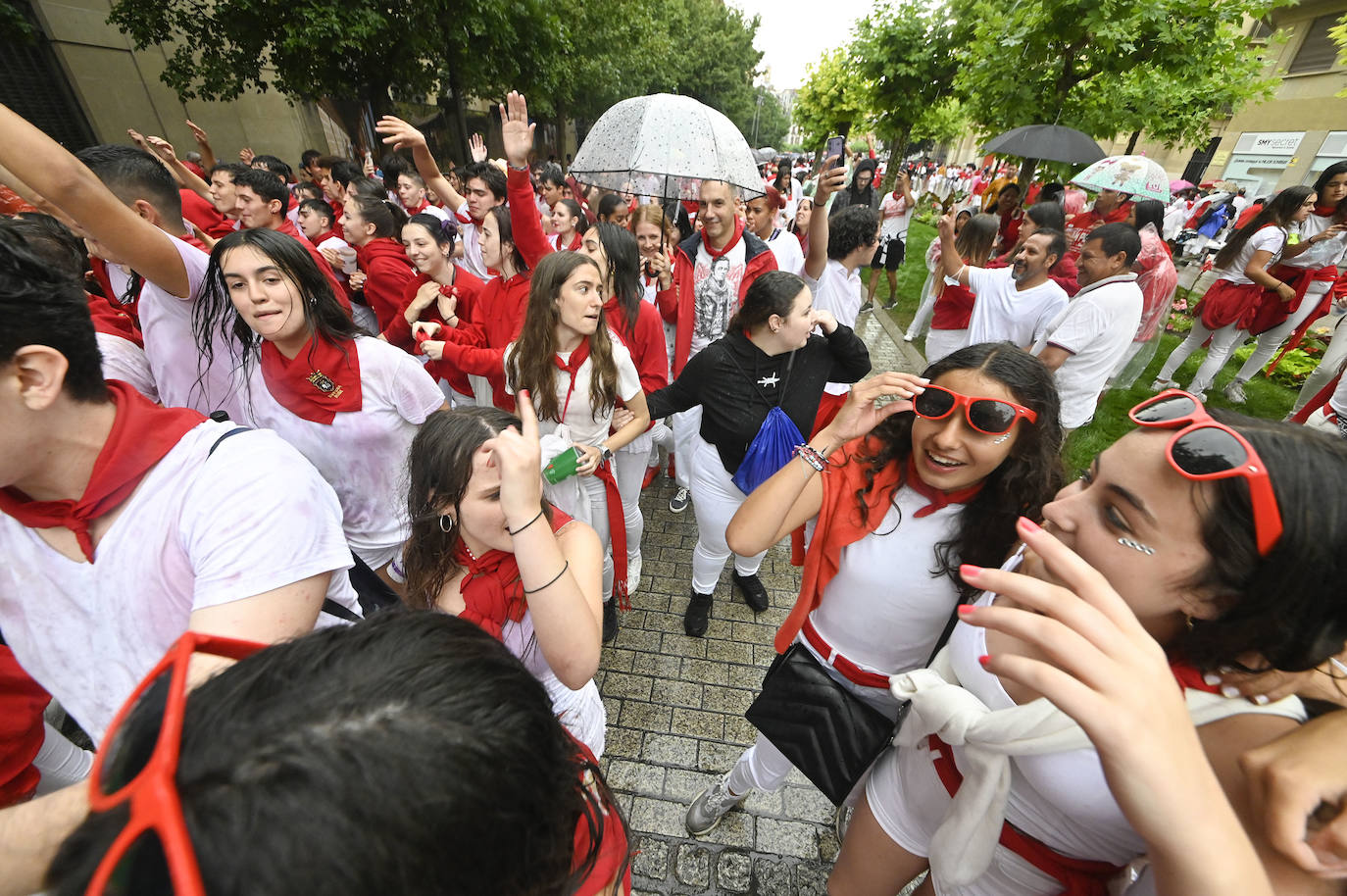 Fotos: Empapados en la fiesta de siempre