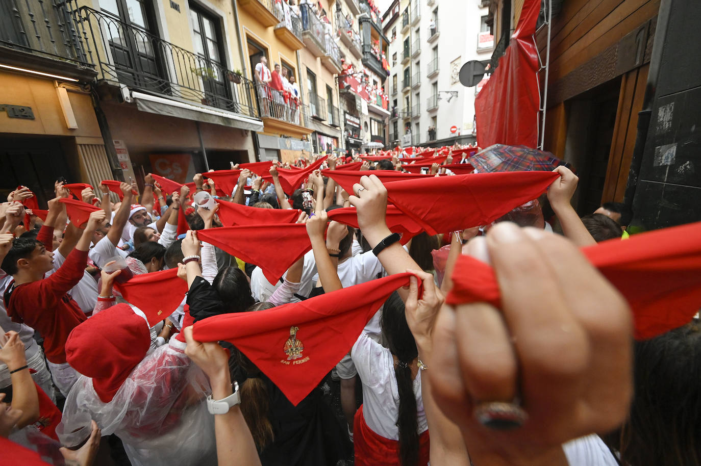 Fotos: Empapados en la fiesta de siempre