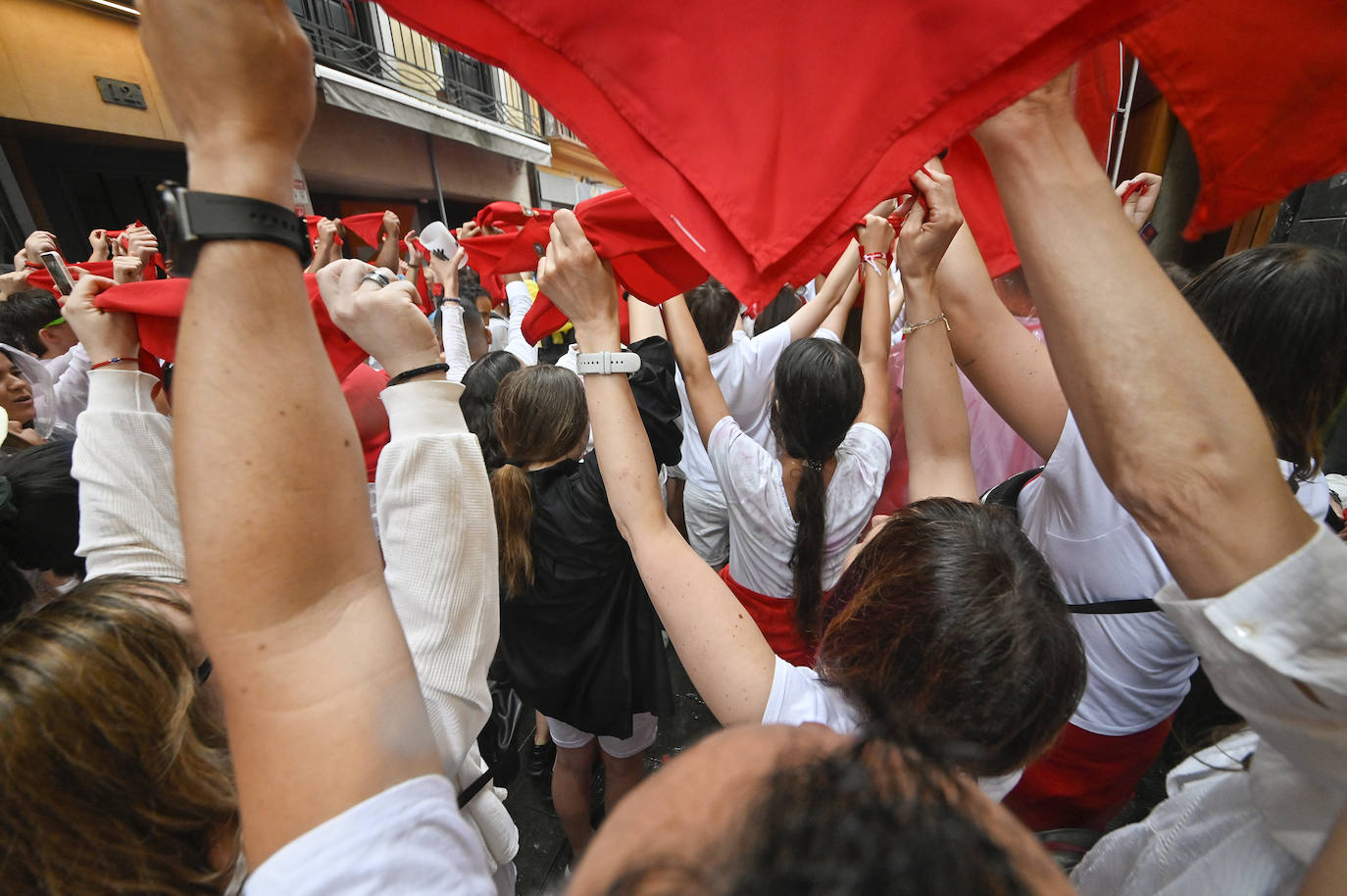 Fotos: Empapados en la fiesta de siempre