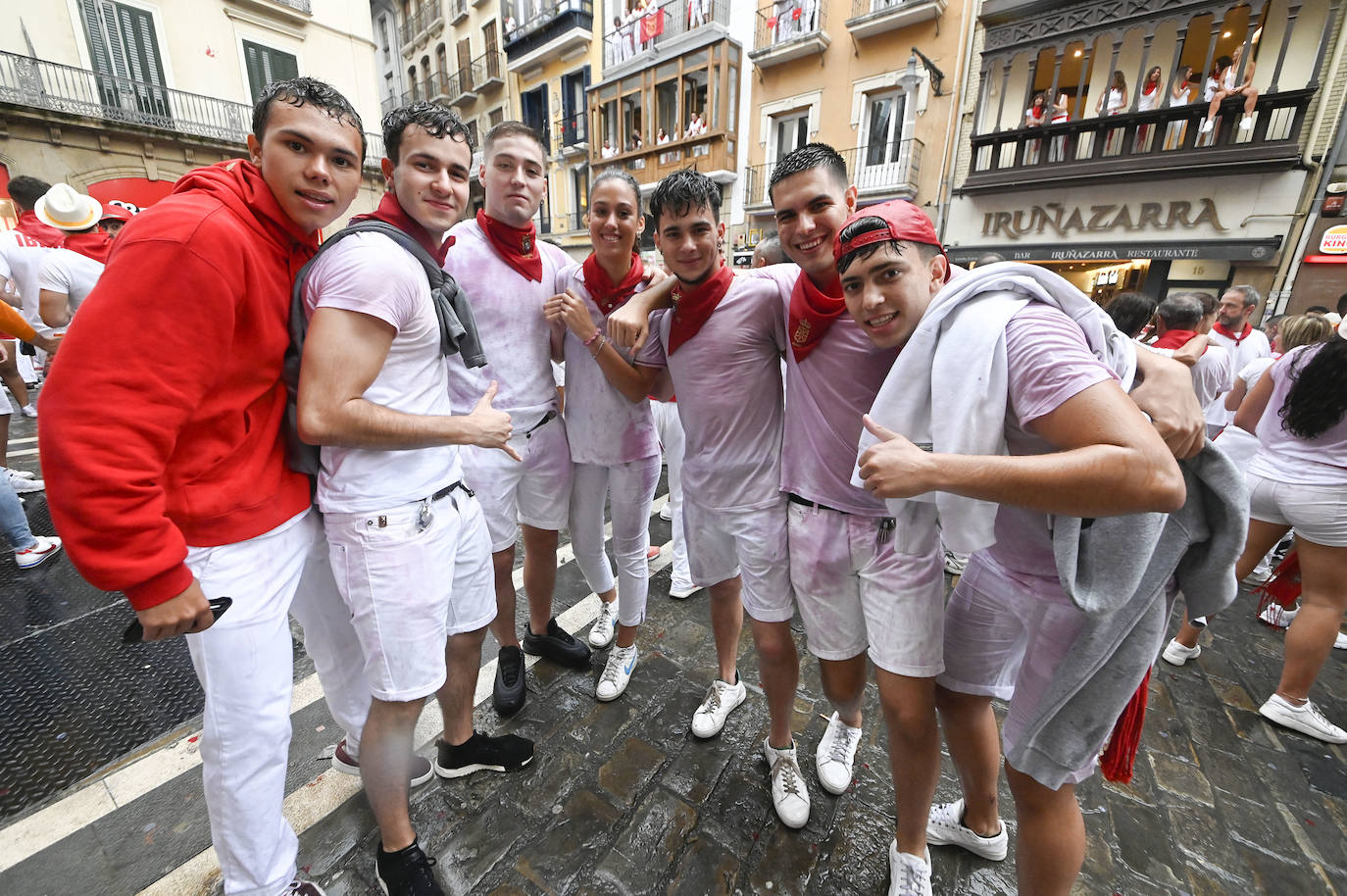 Fotos: Empapados en la fiesta de siempre