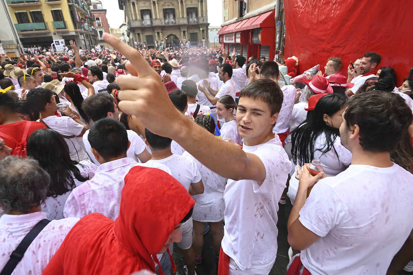 Fotos: Empapados en la fiesta de siempre