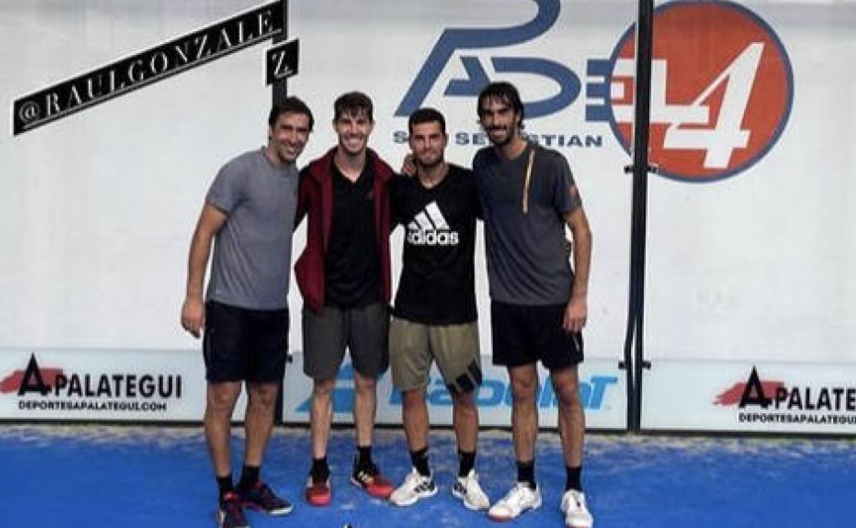 Aritz Elustondo y Charly Martínez, encantados de jugar a padel en Donostia con Raúl González Blanco «con uno de los más grandes»