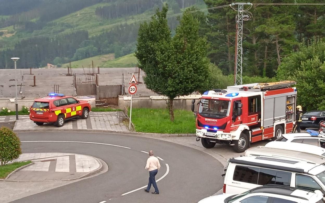 ELGETA: Incendio en la estructura sin concluir de Torrealdea