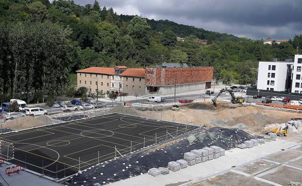 Imagen principal - Donostia: La plaza Arteleku de Txomin empieza a tomar forma