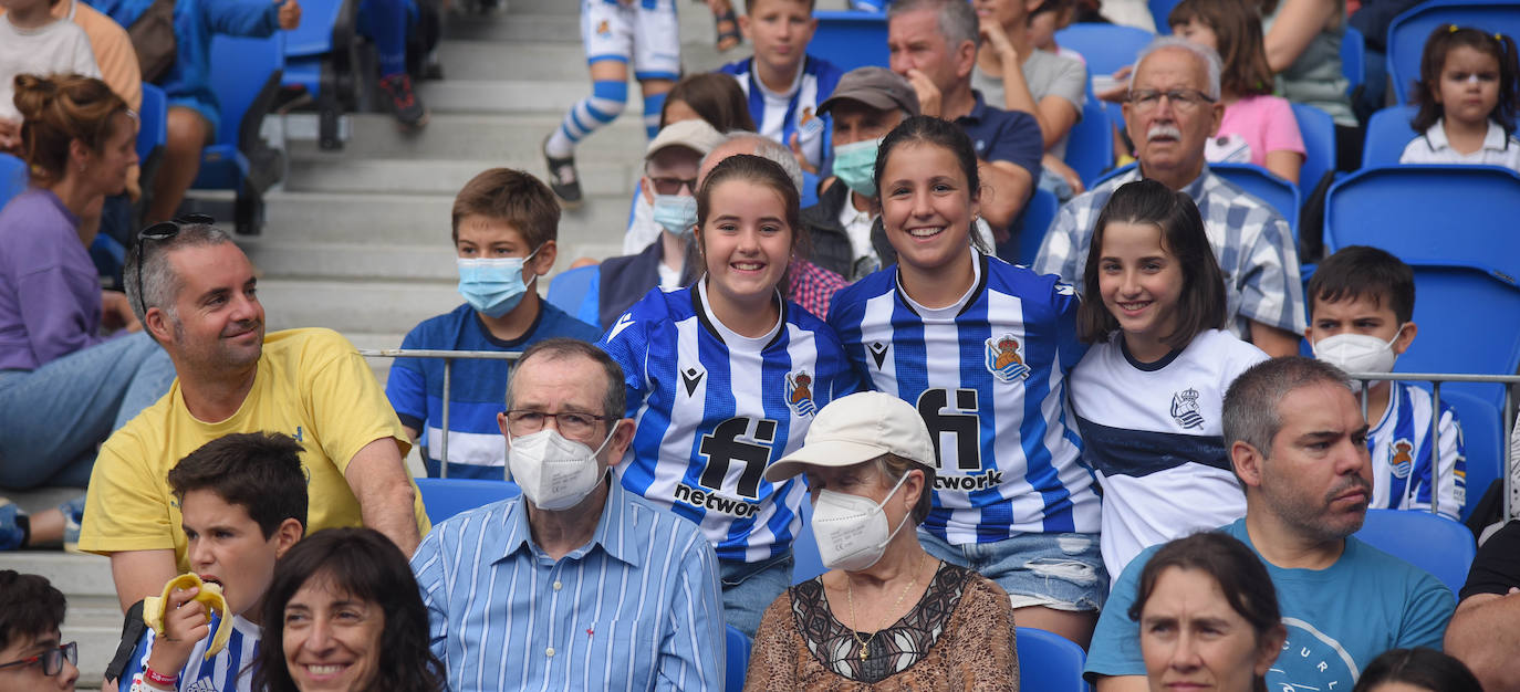 Fotos: Así ha sido el primer entrenamiento de La Real Sociedad en el Reale Arena