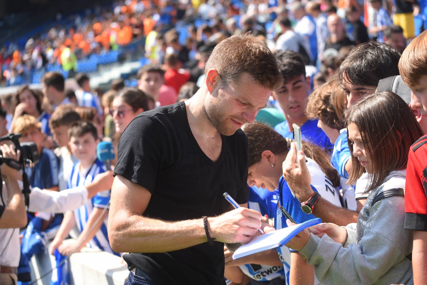 Fotos: Así ha sido el primer entrenamiento de La Real Sociedad en el Reale Arena