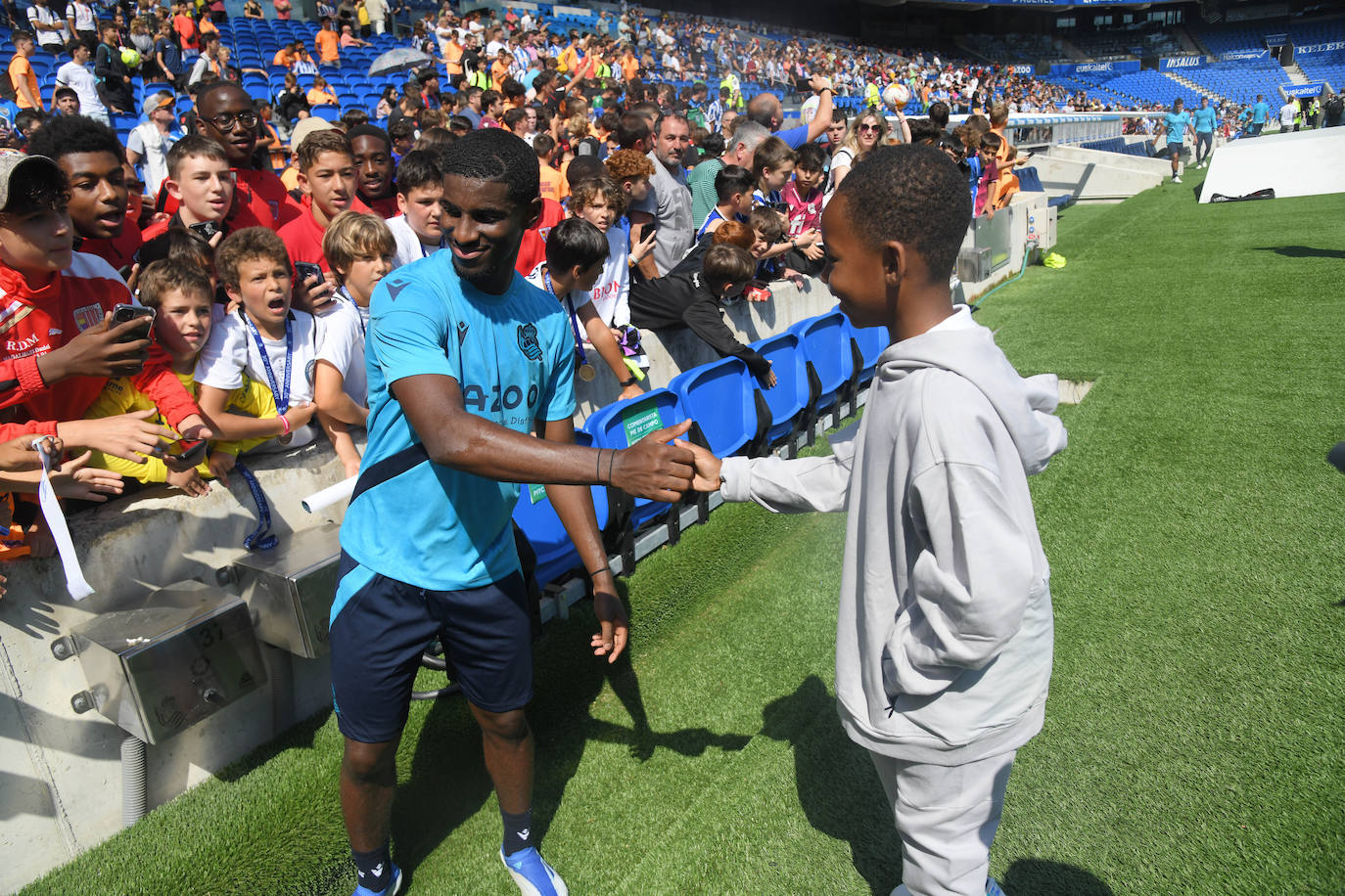 Fotos: Así ha sido el primer entrenamiento de La Real Sociedad en el Reale Arena