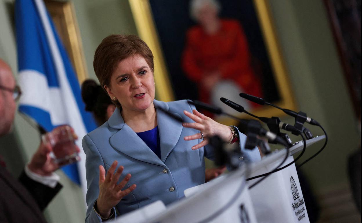 La primera ministra de Escocia, Nicola Sturgeon, en una intervención en el Parlamento.