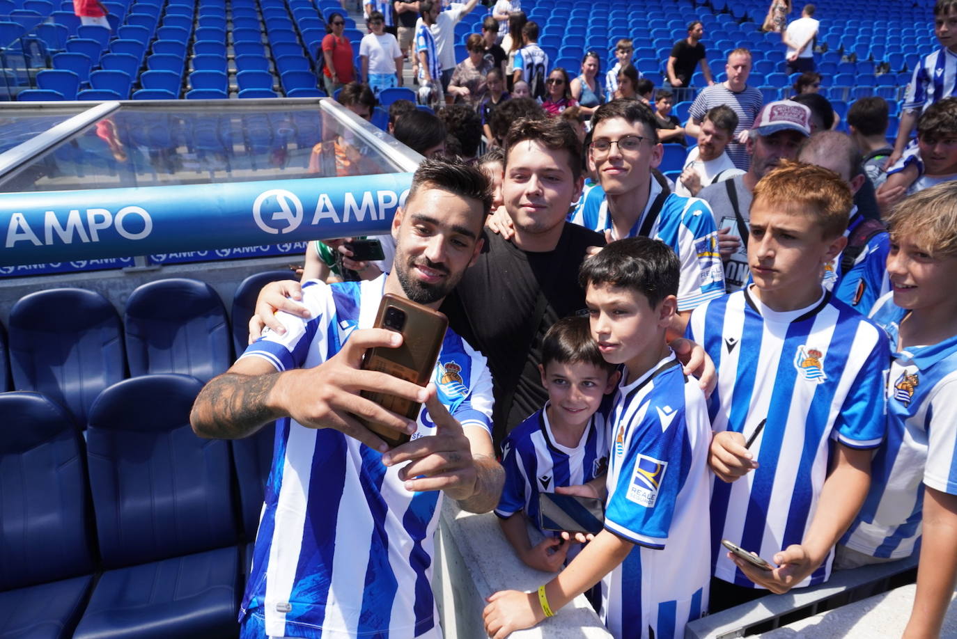 Brais Méndez ha sido presentado este lunes en Anoeta.