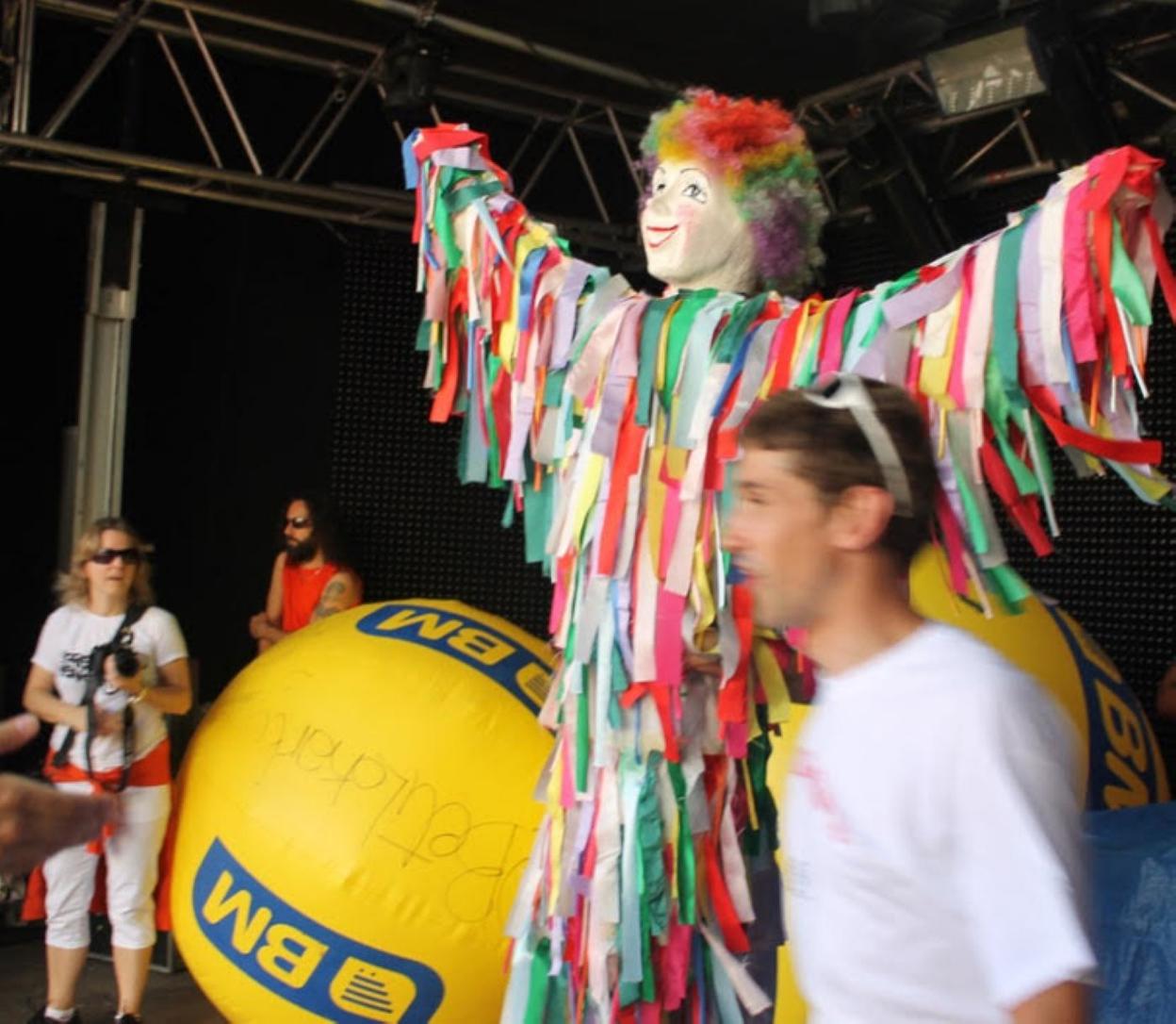 Ermua continúa de celebración con los esperados 'Santiagos'. 