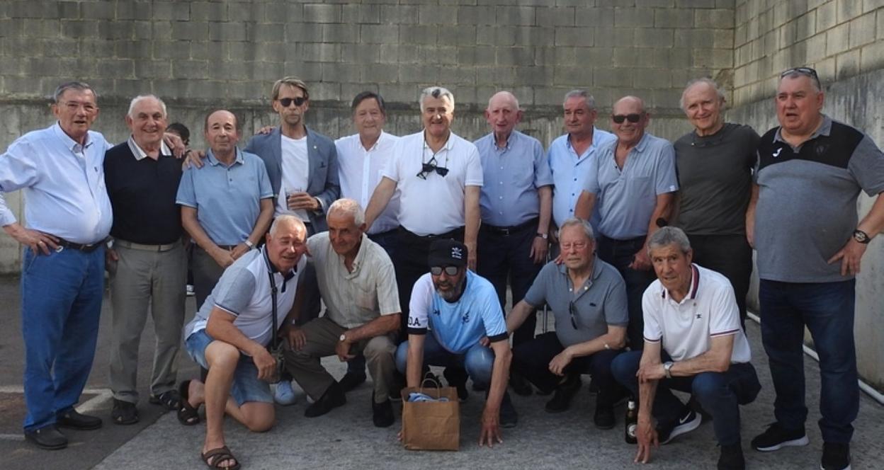 El equipo se reunió en el homenaje que se les hizo en Ibarra. 