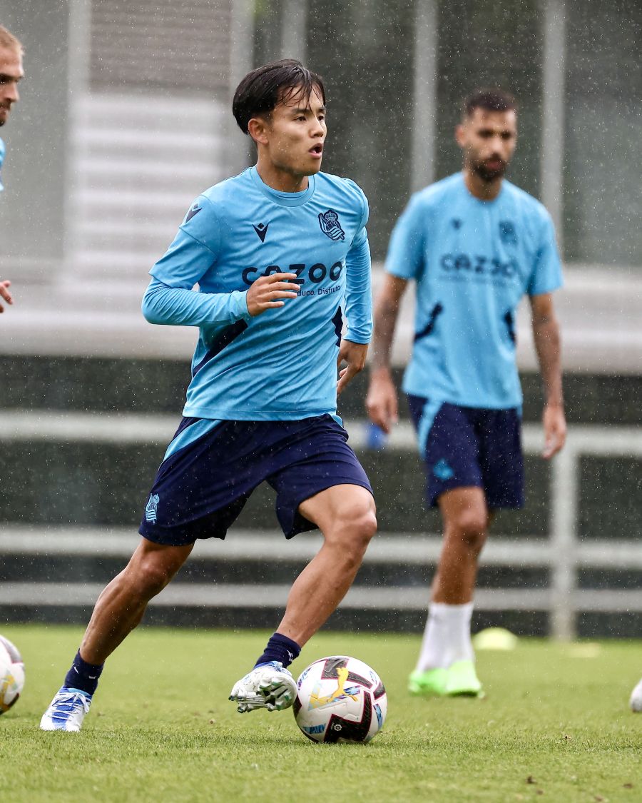 Fotos: Primer entrenamiento de Take Kubo con la Real Sociedad
