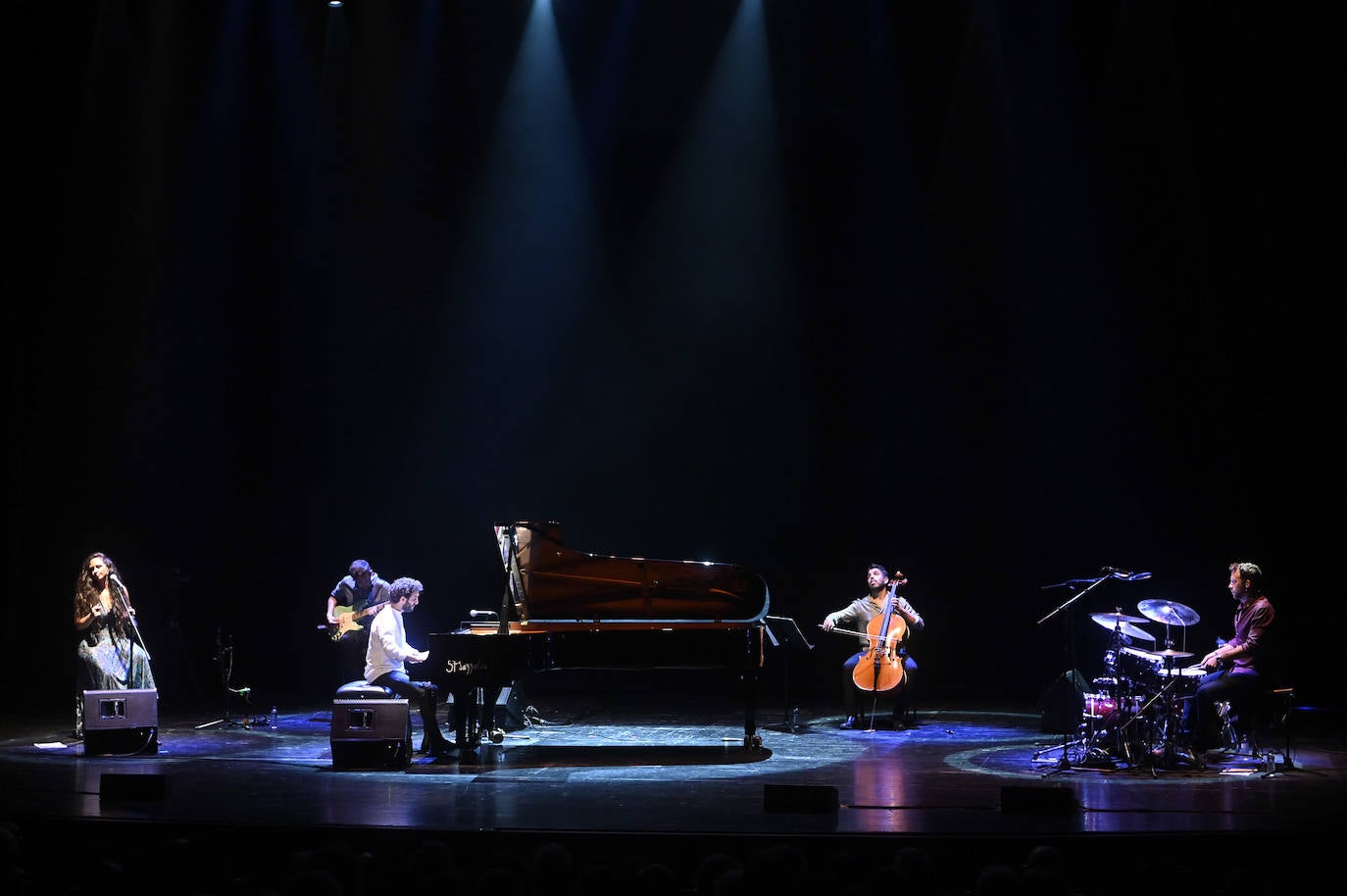 Fotos: Los conciertos de Oreka TX y Chico Pérez en imágenes