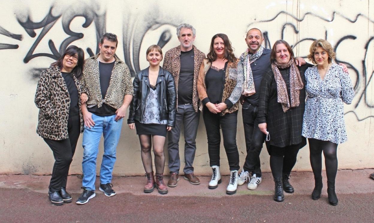 Rosa Rojo, G.Lariz, Ana Martínez, J.L.Argiñano, Maribi López, Pecharromán, Oroitz Aguirre y Marisol Cavero.