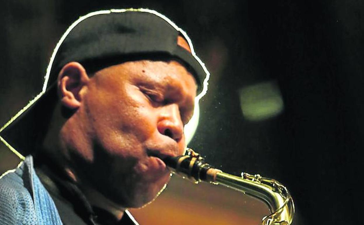 «Las discográficas me piden tocar cosas más fáciles de vender, pero siempre digo no»