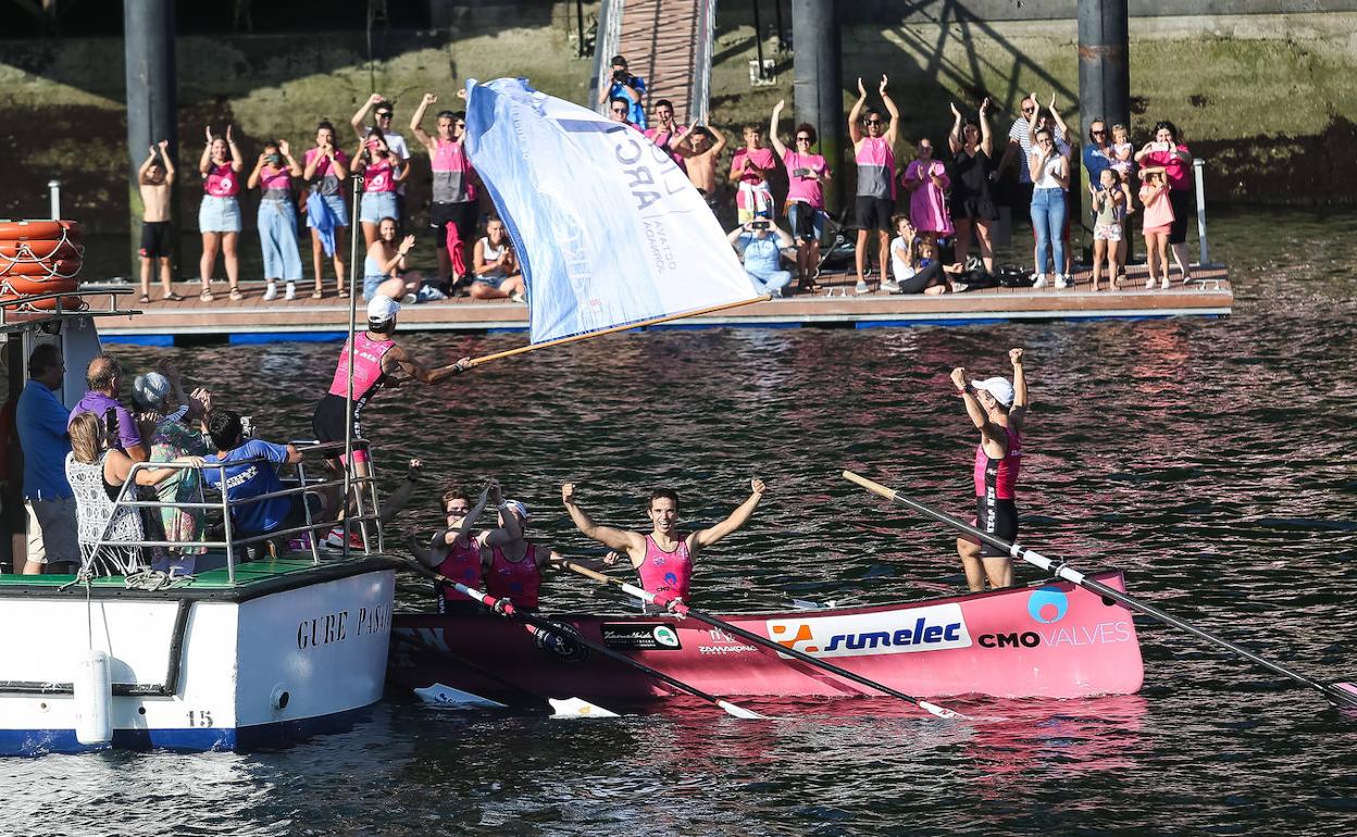 San Juan celebra la conquista de su primera bandera de la temporada. 