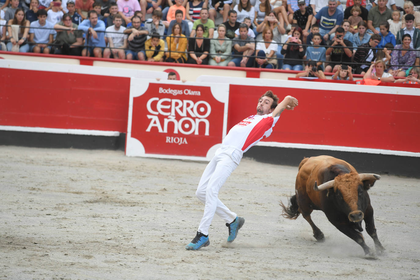 Fotos: Los recortadores y sus piruetas conquistan la Plaza de Toros de Azpeitia
