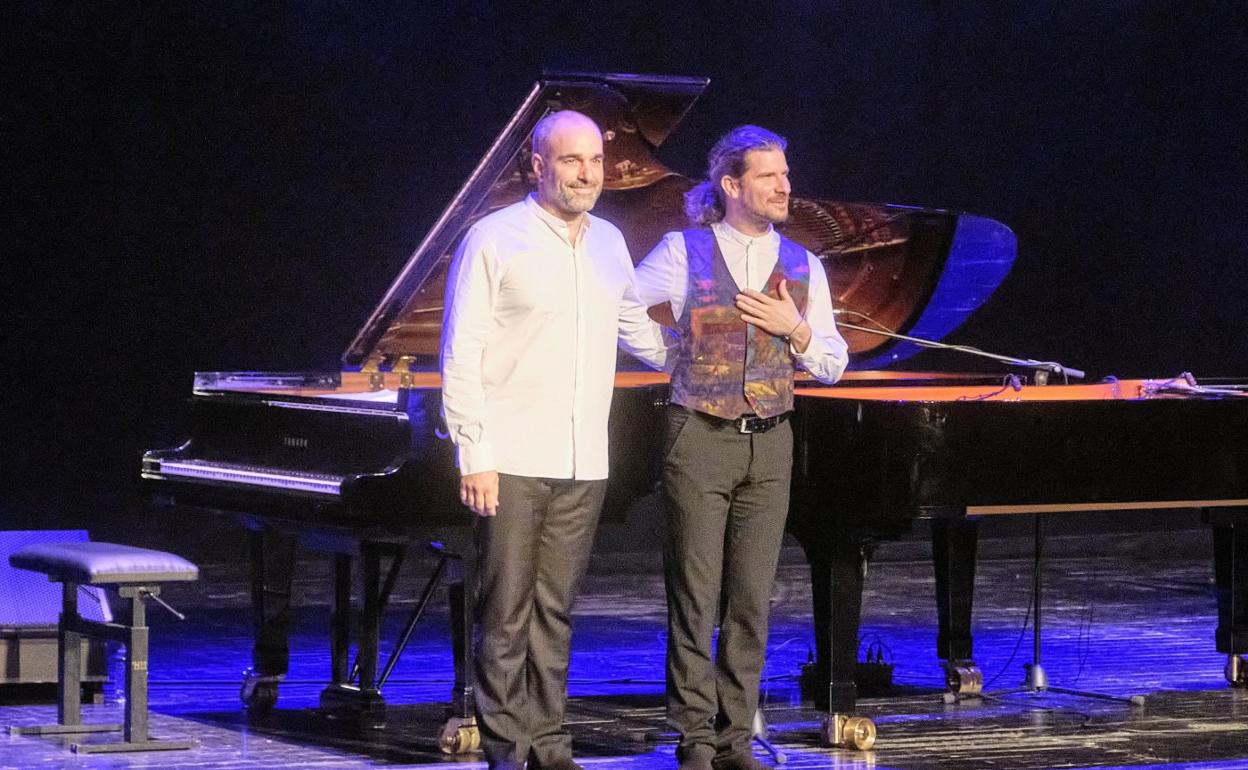 Los pianistas Juan de la Rubia y Marco Mezquida han ofrecido este lunes un recital intimista y atractivo