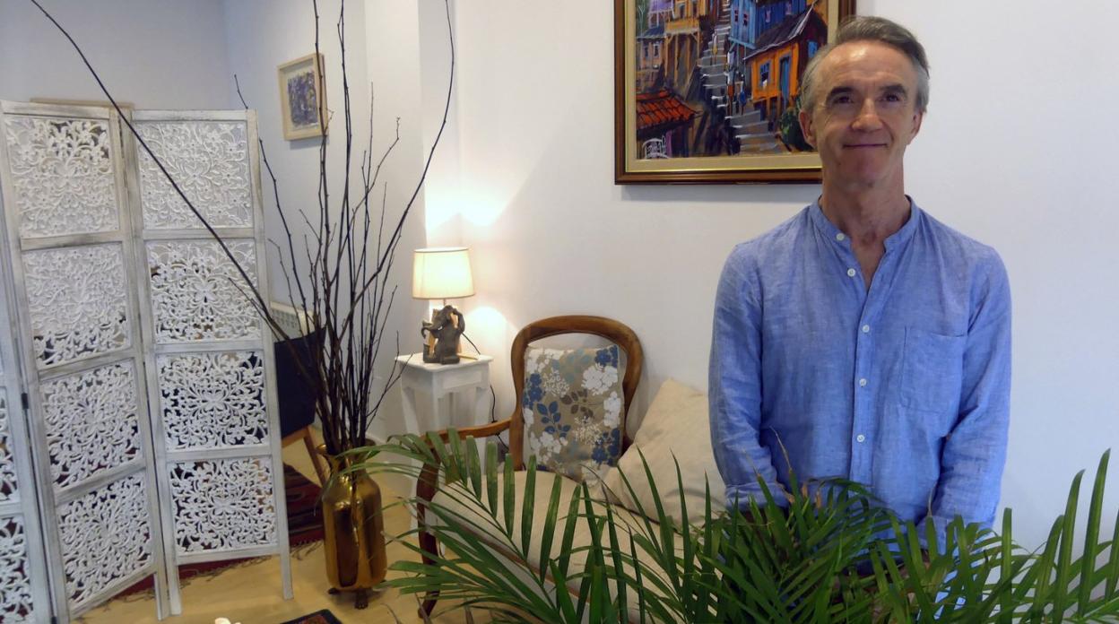 Enrique Zaldua ha conseguido lograr un ambiente relajado donde, tras atravesar la puerta, nada es igual y todo cambia. 