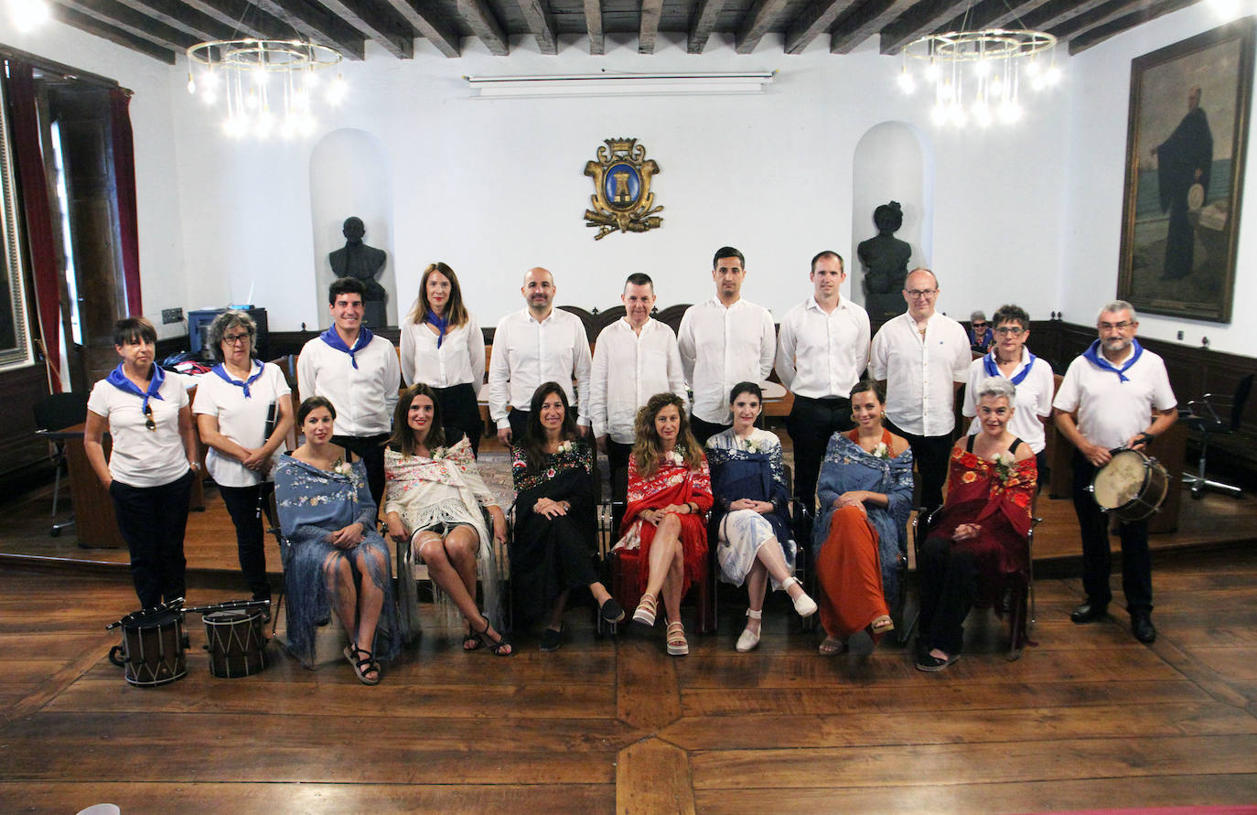 Fotos: Por primera vez en 500 años una mujer encabeza la eskudantza de santaneros de Ordizia