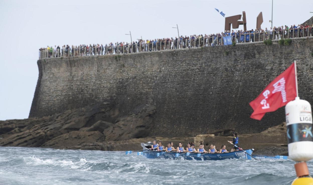 La trainera del TAK-Oria está disfrutando este año de competir en la máxima categoría del remo. 