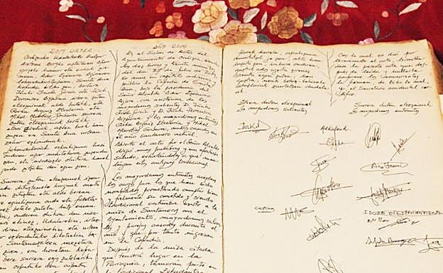 El libro de actas de la Cofradía que se conserva es de 1792.