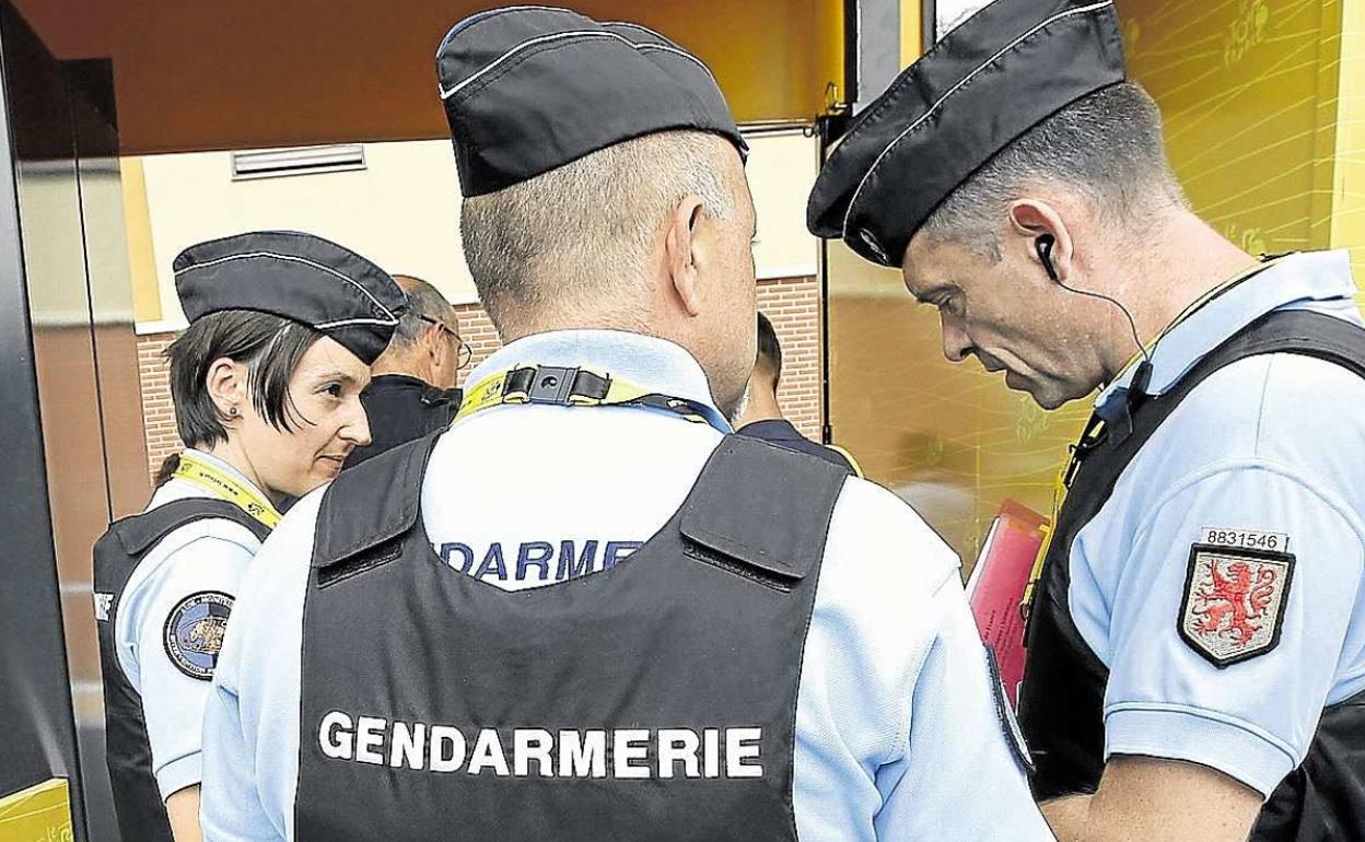 La Gendarmería activó el protocolo para los casos de sumisión química. 