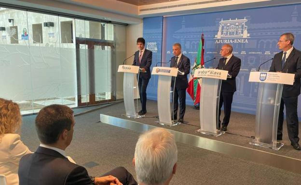 El lehendakari y los diputados generales. 