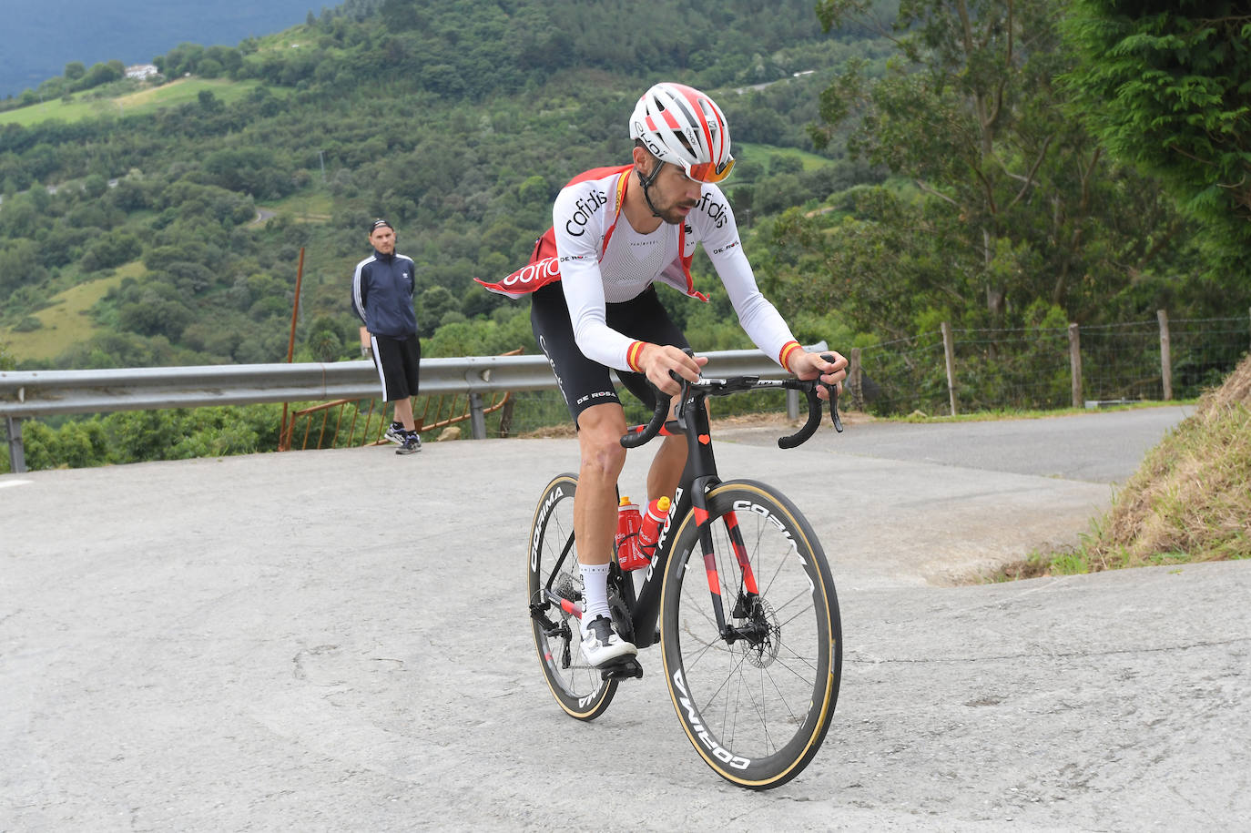 Fotos: Los favoritos de la Clásica se preparan en Murgil