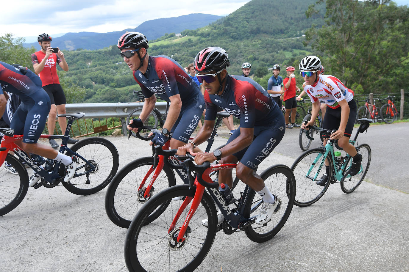 Fotos: Los favoritos de la Clásica se preparan en Murgil