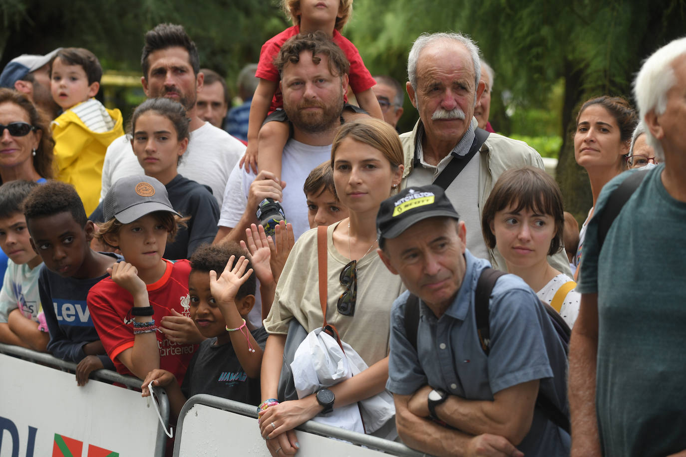 Fotos: Búscate en la salida de la Clásica de San Sebastián