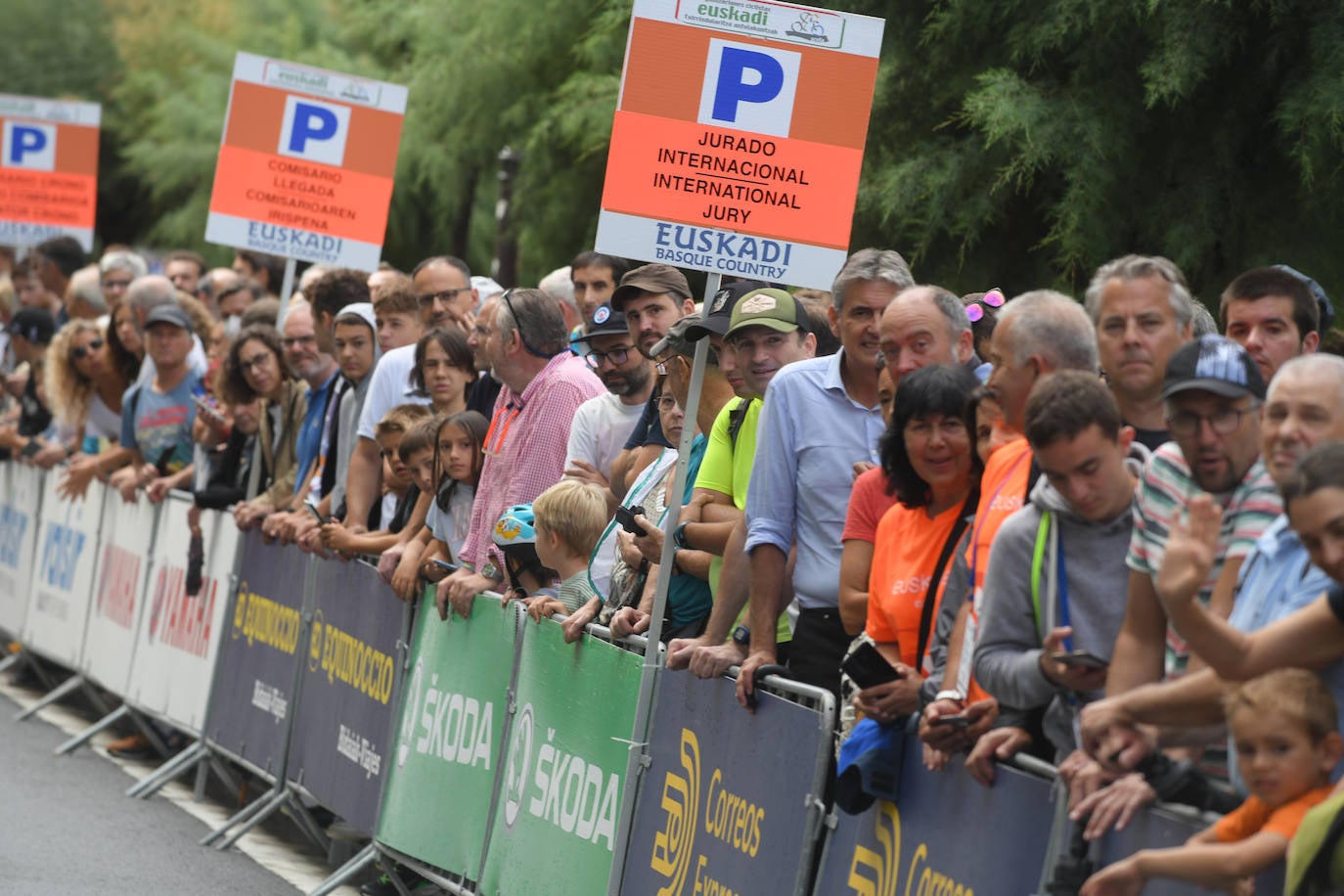 Fotos: Búscate en la salida de la Clásica de San Sebastián