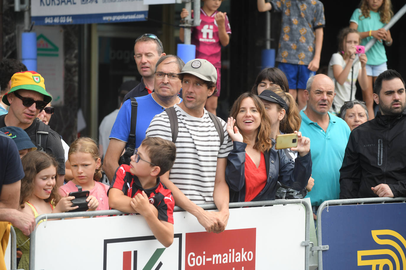 Fotos: Búscate en la salida de la Clásica de San Sebastián