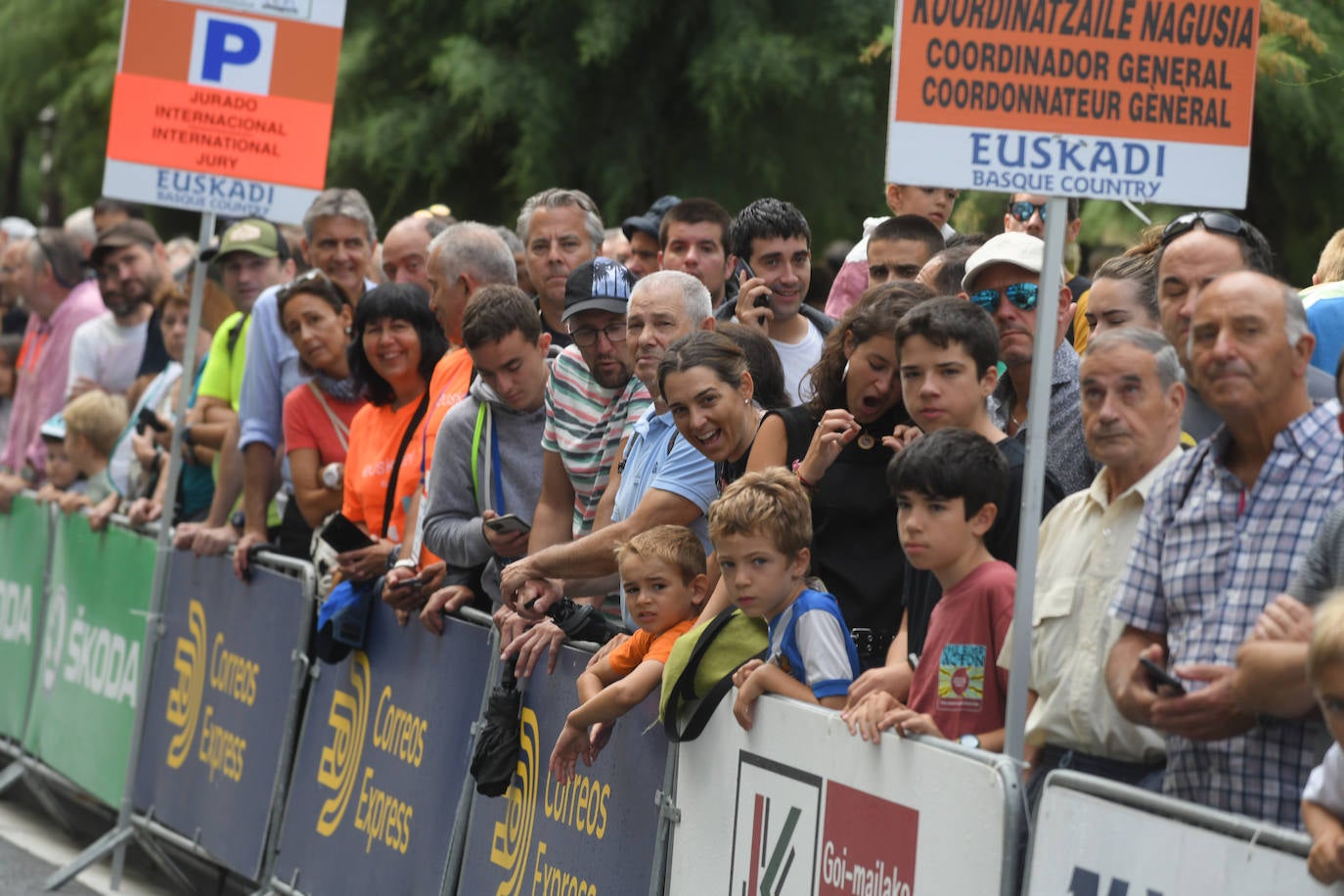 Fotos: Búscate en la salida de la Clásica de San Sebastián