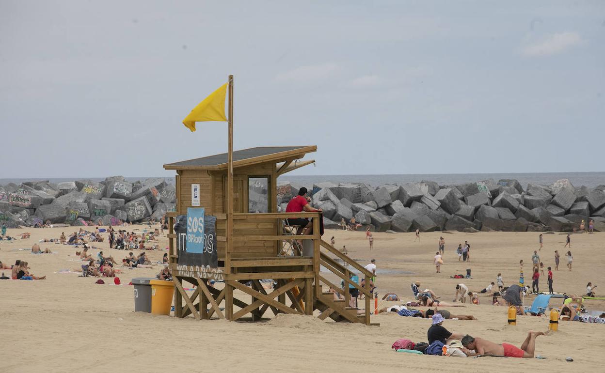 Este lunes ha amanecido nublado en San Sebastián.