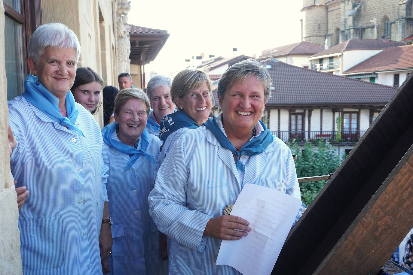 Fotos: Xanisteban festetan murgildu dira oiartzuarrak