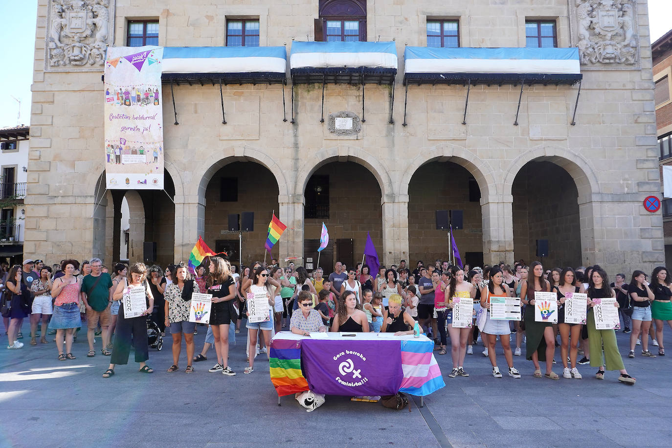 Fotos: Xanisteban festetan murgildu dira oiartzuarrak