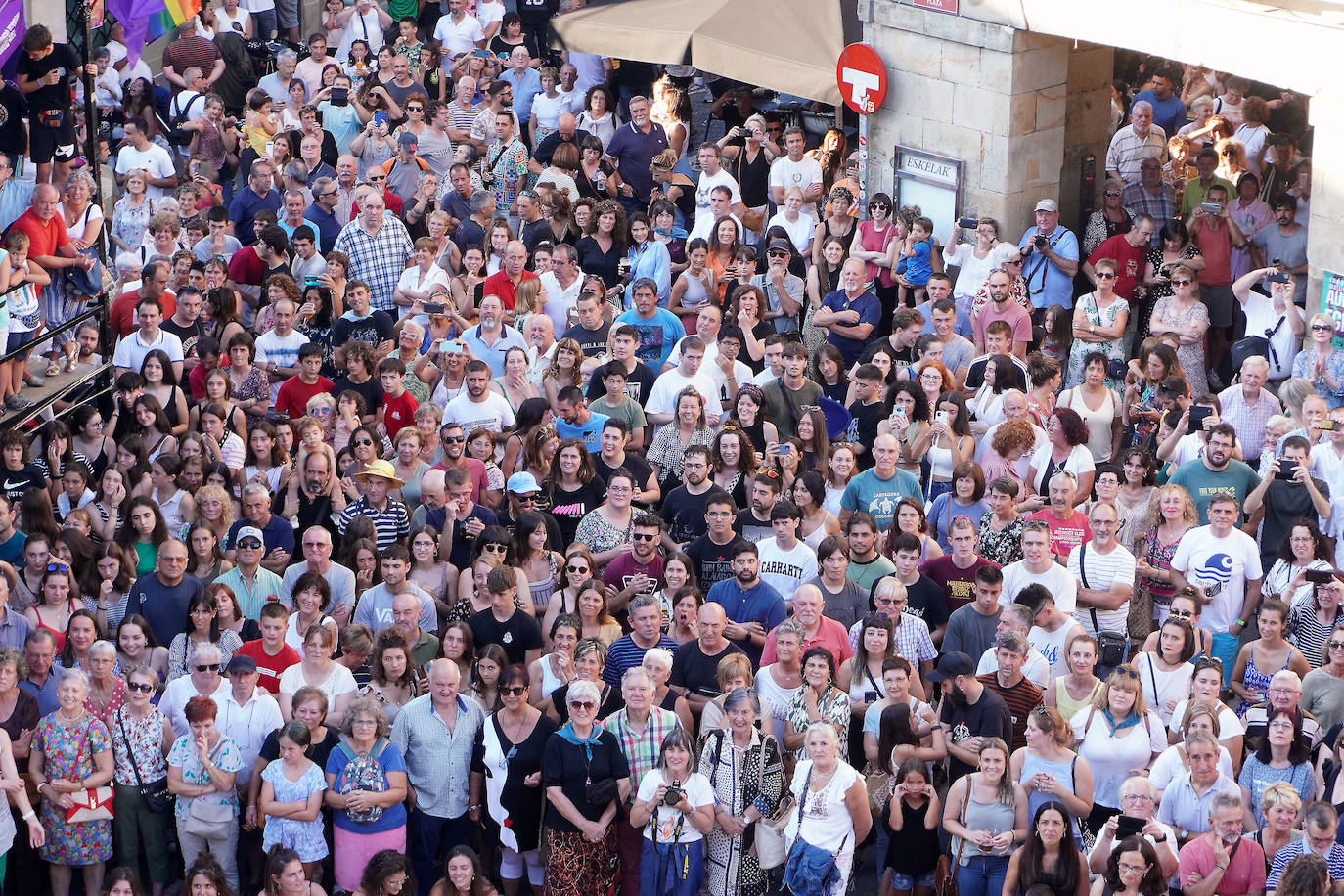 Fotos: Xanisteban festetan murgildu dira oiartzuarrak