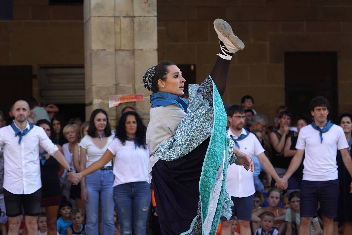 Fotos: Xanisteban festetan murgildu dira oiartzuarrak