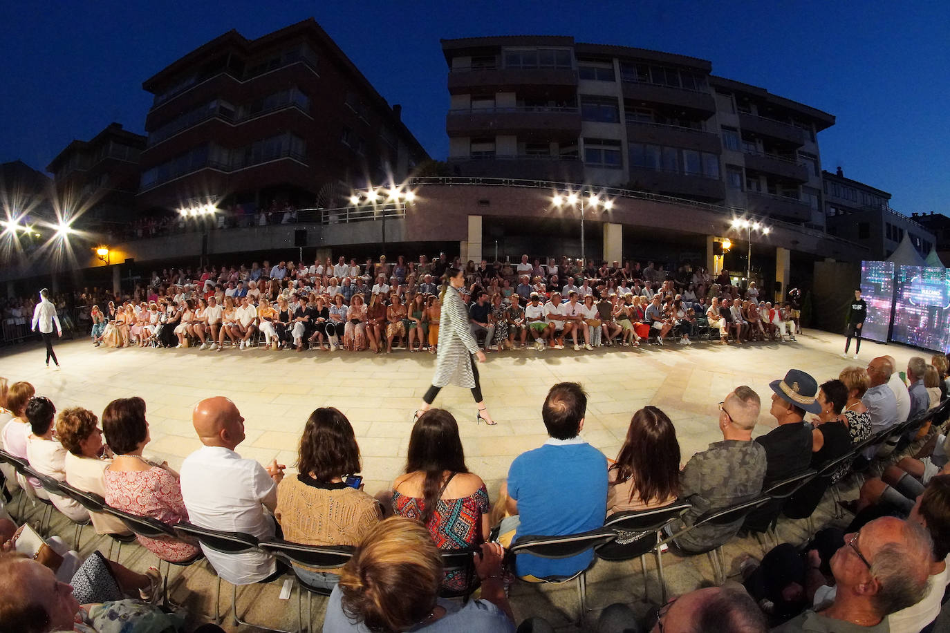 Fotos: Gran oleada de moda en el Malecón de Zarautz