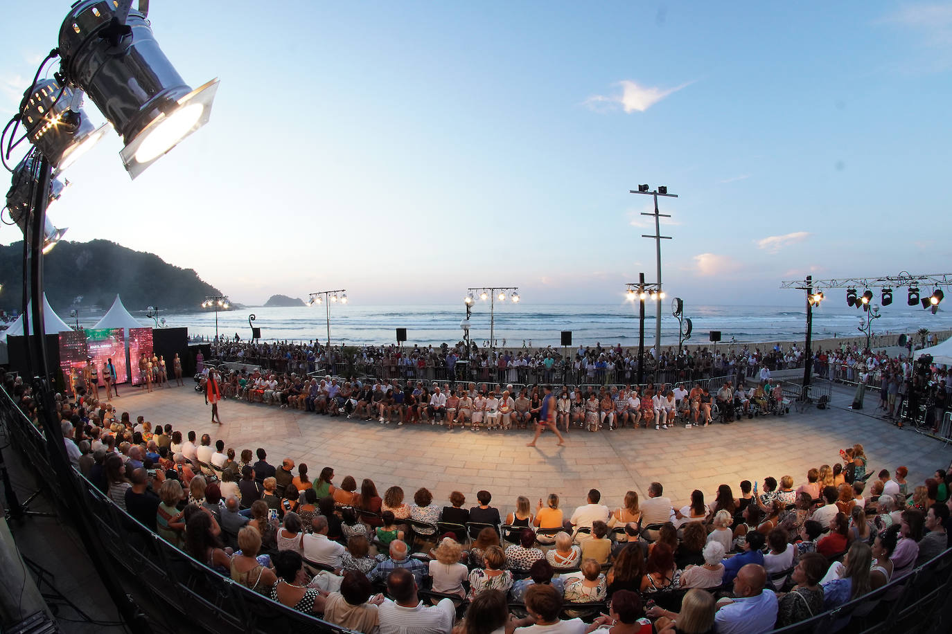 Fotos: Gran oleada de moda en el Malecón de Zarautz