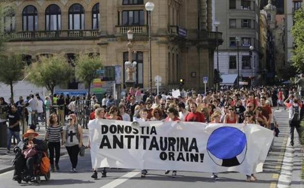 Una manifestación contra las corridas de toros en la Semana Grande de San Sebastián.